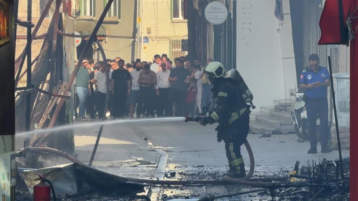 Kocaeli de konteynerdeki yangın iki işletmeye sıçradı: Mahalleli sokağa döküldü 2
