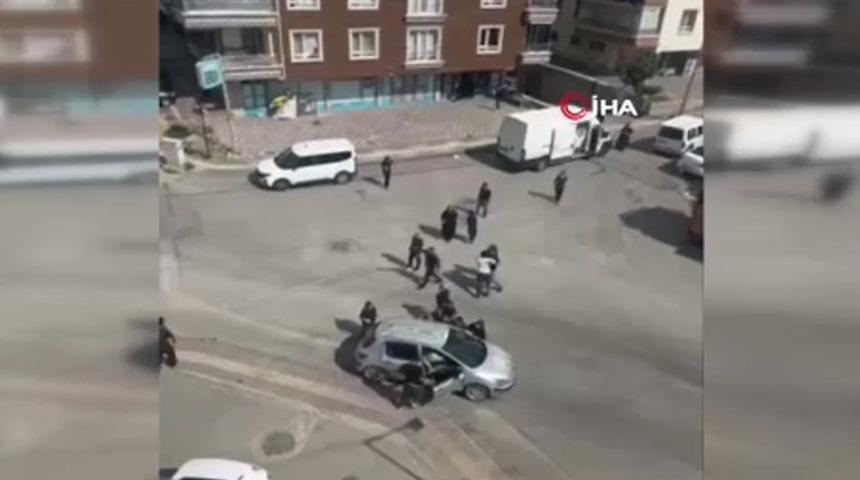 Ankara'da bir kişinin kalabalığın &uuml;zerine ateş a&ccedil;tığı saldırı kamerada