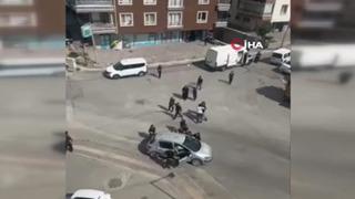 Ankara'da bir kişinin kalabalığın üzerine ateş açtığı saldırı kamerada