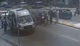 Edirne'de otomobilin &ccedil;arptığı yaya yaralandı: Kaza anı kamerada