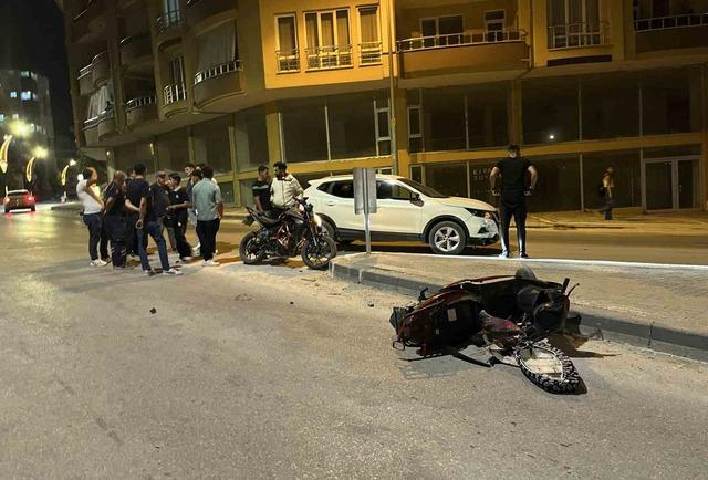Niğde’de motosiklet ile otomobil çarpıştı: 1 yaralı 1