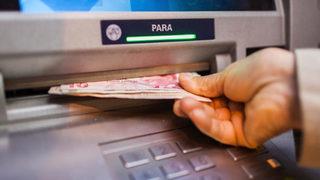 ATM'den nakit para &ccedil;ekenler dikkat