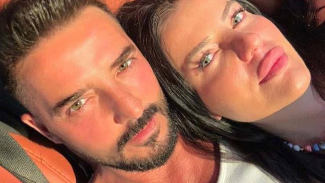 G&ouml;khan &Ouml;zen sessiz sedasız evlendi! Fotoğraflar geldi