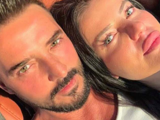 G&ouml;khan &Ouml;zen sessiz sedasız evlendi! Fotoğraflar geldi