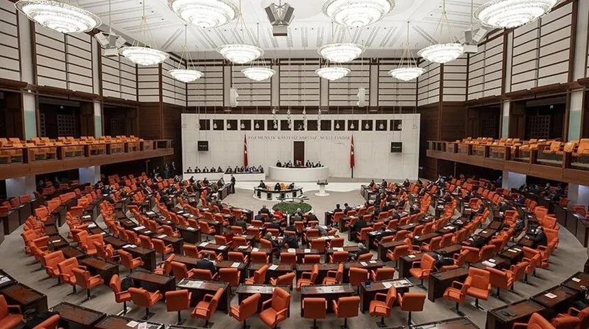 Meclis'te dengeler yine değişti! 3 isim daha AK Parti'ye katıldı, sayı 280 oldu