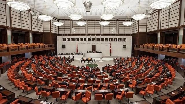 Meclis'te dengeler yine değişti! 3 isim daha AK Parti'ye katıldı, sayı 280 oldu