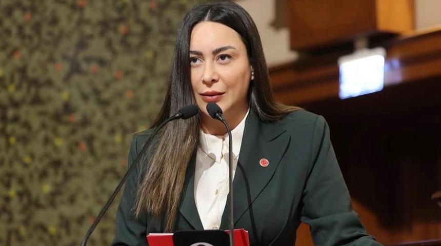 'Şapkalılar' su&ccedil; &ouml;rg&uuml;t&uuml; dosyasında yeni gelişme! CHP'li H&uuml;lya Şimşek tutuklandı