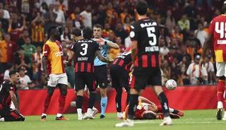S&uuml;per Lig&rsquo;de yeni sezonun ilk kırmızı kartı Alexandros Kyziridis&rsquo;e &ccedil;ıktı