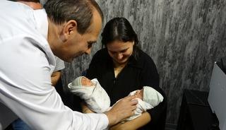 Milyonda bir g&ouml;r&uuml;len doğum Trabzon'da ger&ccedil;ekleşti! İki ayrı rahimden iki bebek d&uuml;nyaya geldi  