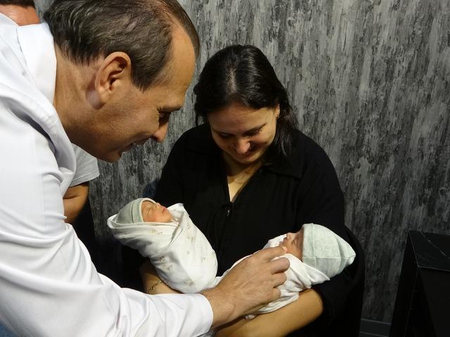 Milyonda bir g&ouml;r&uuml;len doğum Trabzon'da ger&ccedil;ekleşti! İki ayrı rahimden iki bebek d&uuml;nyaya geldi  