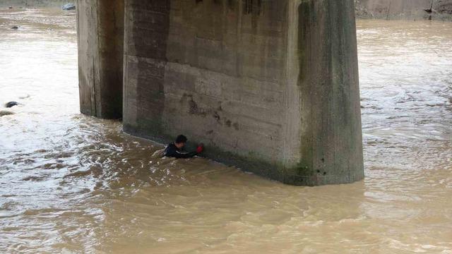 Giresun’da selde kaybolan 2 kişiyi arama çalışmaları sürüyor 9
