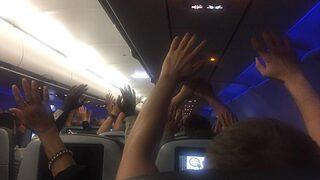 Yolcu u&ccedil;ağına polis baskını ! Herkes şoka girdi!