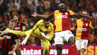 Galatasaray ma&ccedil;ını izleyen herkes o anları konuşuyor!