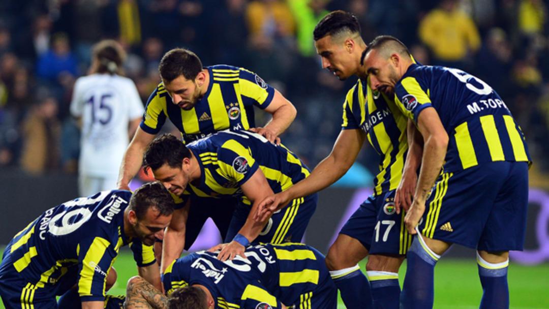 Fenerbah&ccedil;e'de Mehmet Topal depremi