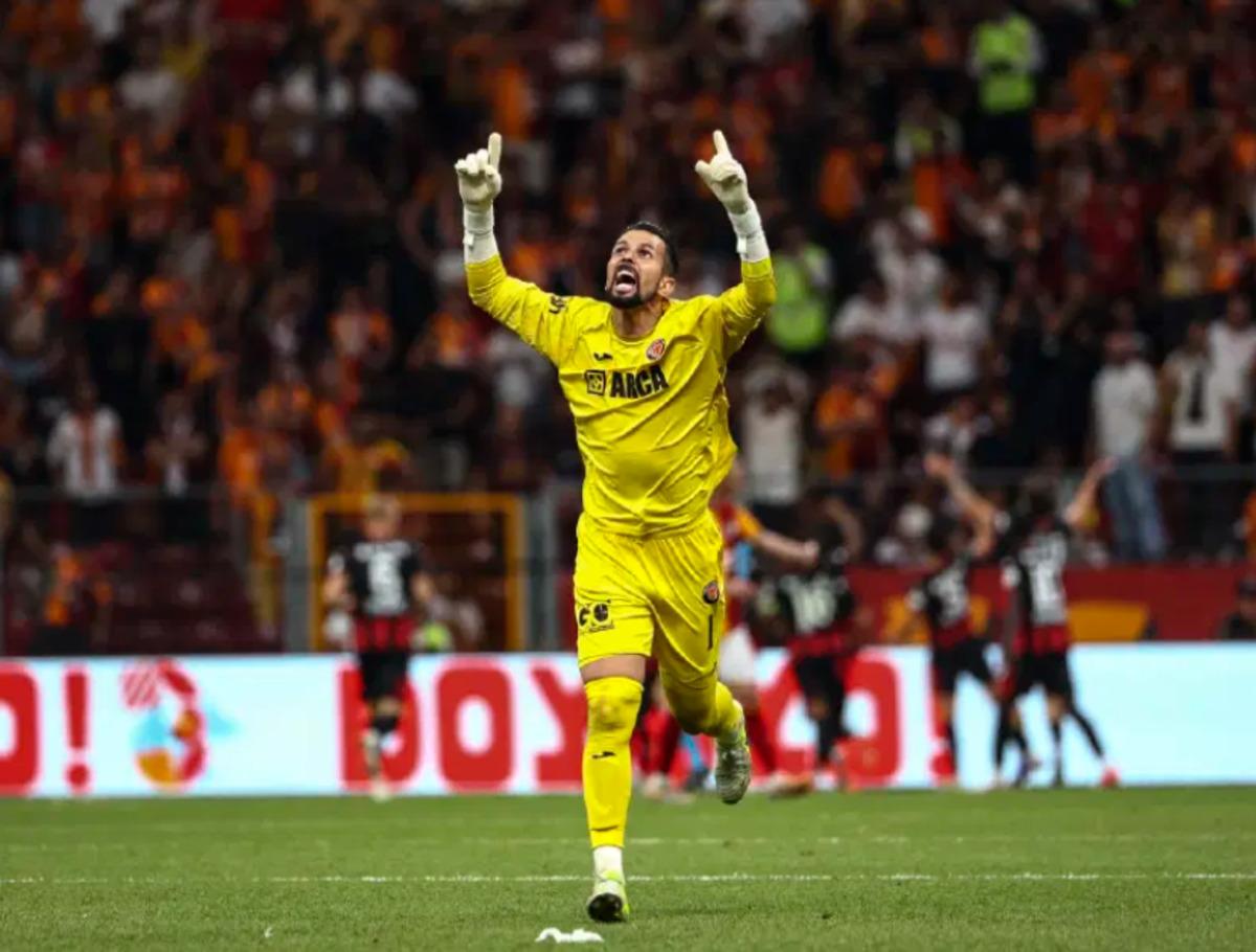 Galatasaray maçını izleyen herkes o anları konuşuyor! 2