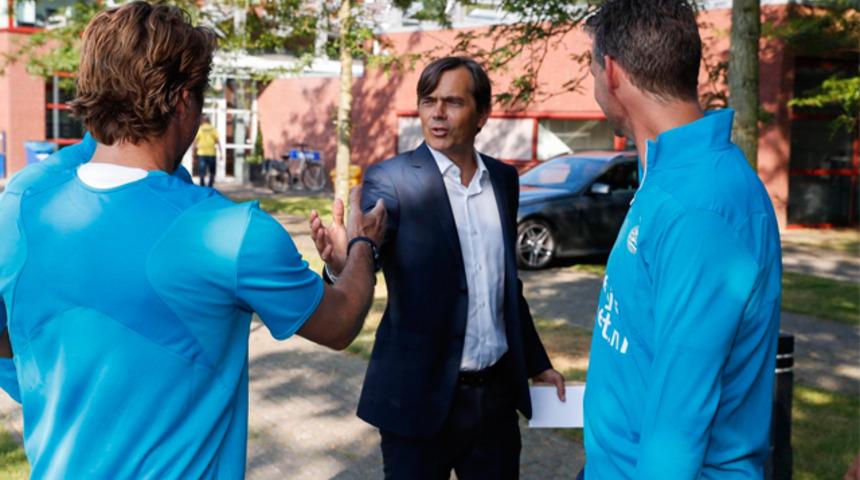 Phillip Cocu, PSV Eindhoven ile vedalaştı