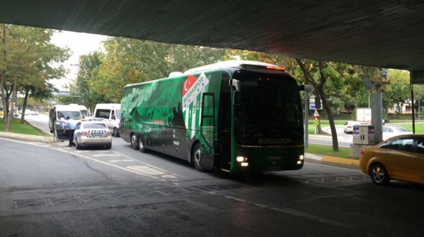 Bursaspor'un otob&uuml;s&uuml;ne haciz geldi