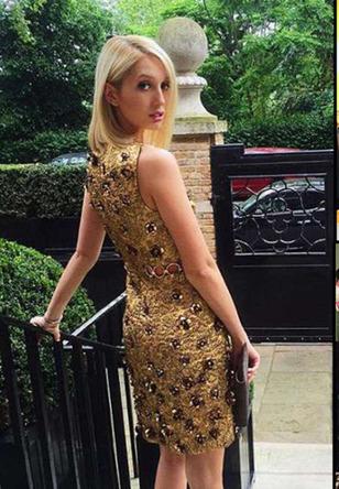 &Uuml;lkeden ka&ccedil;an kraliyet ailesi l&uuml;ks i&ccedil;inde y&uuml;z&uuml;yor