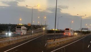 Tehlikeli dakikalar: Yolcu otob&uuml;s&uuml; ters y&ouml;nde ilerledi!