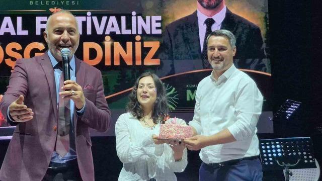 Sanat&ccedil;ı Hande &Uuml;nsal&rsquo;dan evlilik teklifine &rsquo;&rsquo;ilgin&ccedil;&rsquo;&rsquo; yorumu 5
