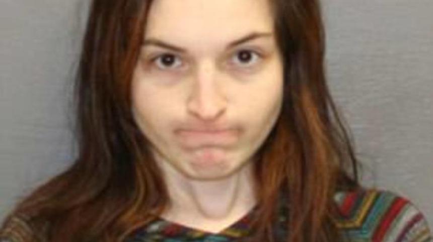 Erkek arkadaşının suratına bıçak dayayıp tecavüz etti!