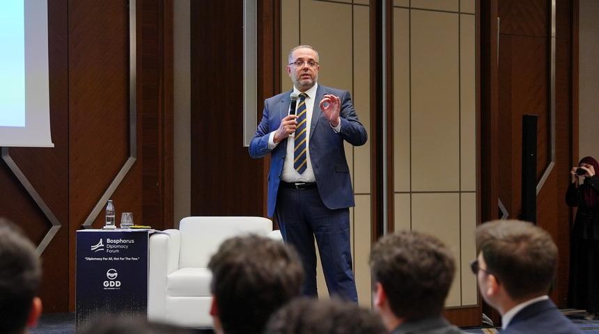 Prof. Dr. Erhan Afyoncu: "N&uuml;fus meselesini toparlayamazsak 2100'de Anadolu'da T&uuml;rk diye bir şey kalmayacak"