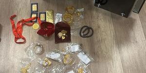 Kuriş soruşturmasında &ccedil;arpıcı detay! Tam 3 milyon dolarlık &ccedil;ek ve 27 milyon liralık altın...