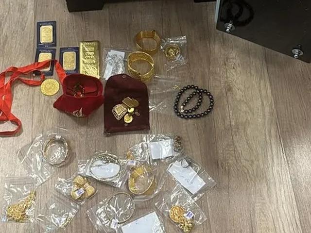 Kuriş soruşturmasında &ccedil;arpıcı detay! Tam 3 milyon dolarlık &ccedil;ek ve 27 milyon liralık altın...