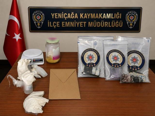 Otomobilden 100 bin liralık uyuşturucu &ccedil;ıktı: 2 tutuklama