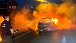 Keşan&rsquo;da alev topuna d&ouml;nen otomobil kullanılamaz hale geldi