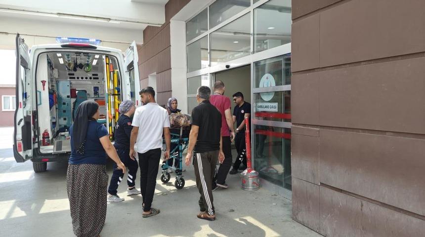 Merdivenlerden yuvarlanarak hastanelik oldu