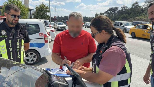 Arnavutk&ouml;y&rsquo;de hafriyat kamyonlarına sıkı denetim: 70 s&uuml;r&uuml;c&uuml; ve ara&ccedil; sahibine 701 bin lira ceza 4