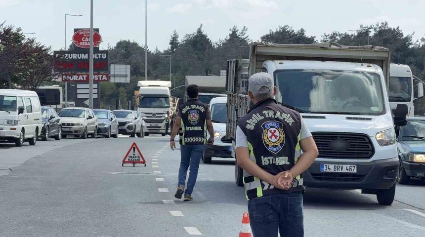 Arnavutk&ouml;y&rsquo;de hafriyat kamyonlarına sıkı denetim: 70 s&uuml;r&uuml;c&uuml; ve ara&ccedil; sahibine 701 bin lira ceza