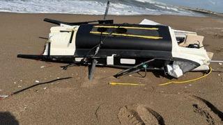 Sahile vuran dron parçası ekipleri harekete geçirdi