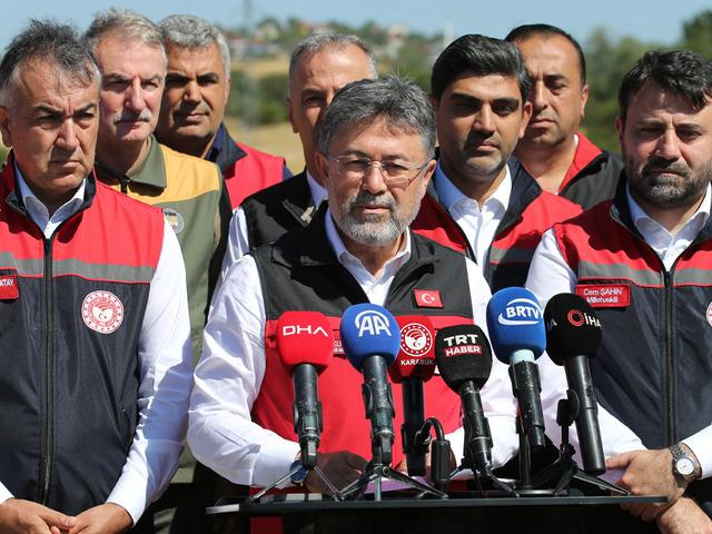 Tarım ve Orman Bakanı Yumaklı'dan eleştirilere sert tepki: "Bu dezenformasyonlar &uuml;reticiye hakarettir"