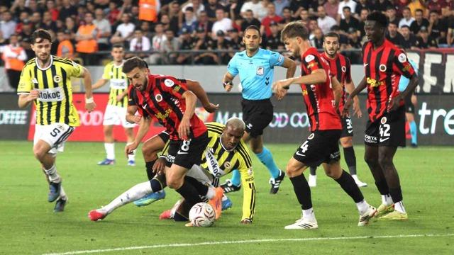 Fenerbahçe sezona şokla başladı! Gençlerbirliği deplasmanında yıkım