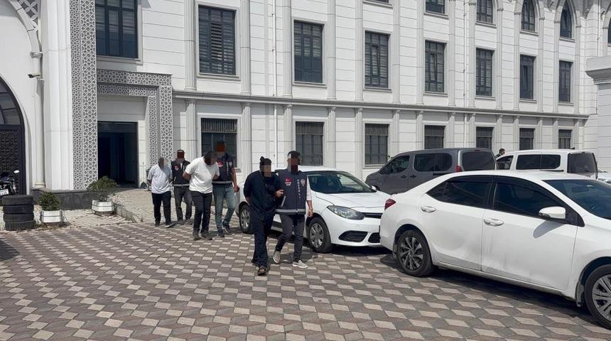 Kocaeli'de parktaki cinayete ilişkin 3 ş&uuml;pheli tutuklandı
