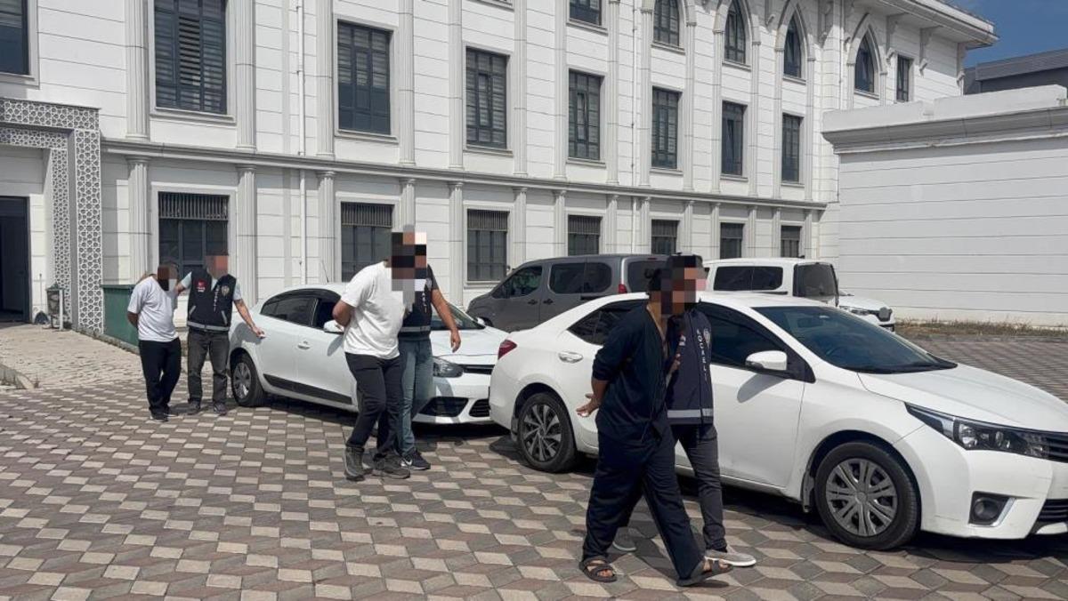 Kocaeli de parktaki cinayete ilişkin 3 ş&uuml;pheli tutuklandı 1