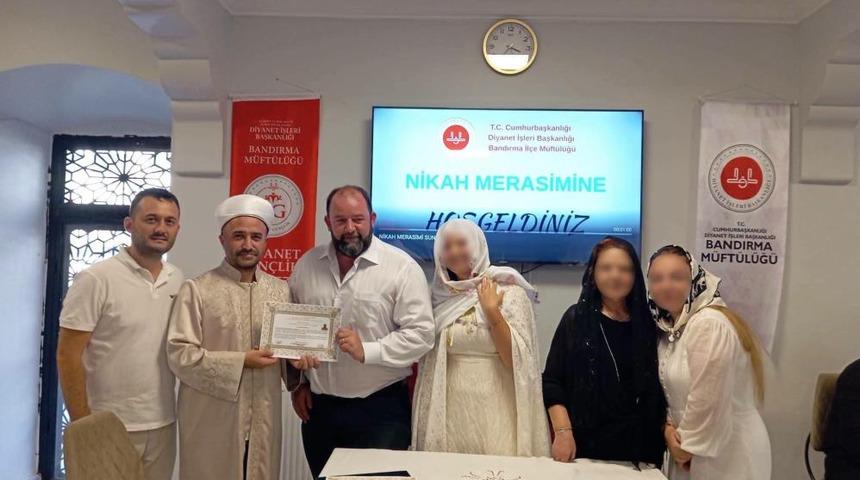 Bandırma&rsquo;da M&uuml;sl&uuml;man olan yabancı uyruklu vatandaş i&ccedil;in nikah merasimi d&uuml;zenlendi