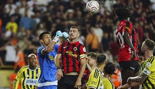 İrfan Can'dan Fenerbah&ccedil;e'ye karşı &ccedil;ılgın performans!