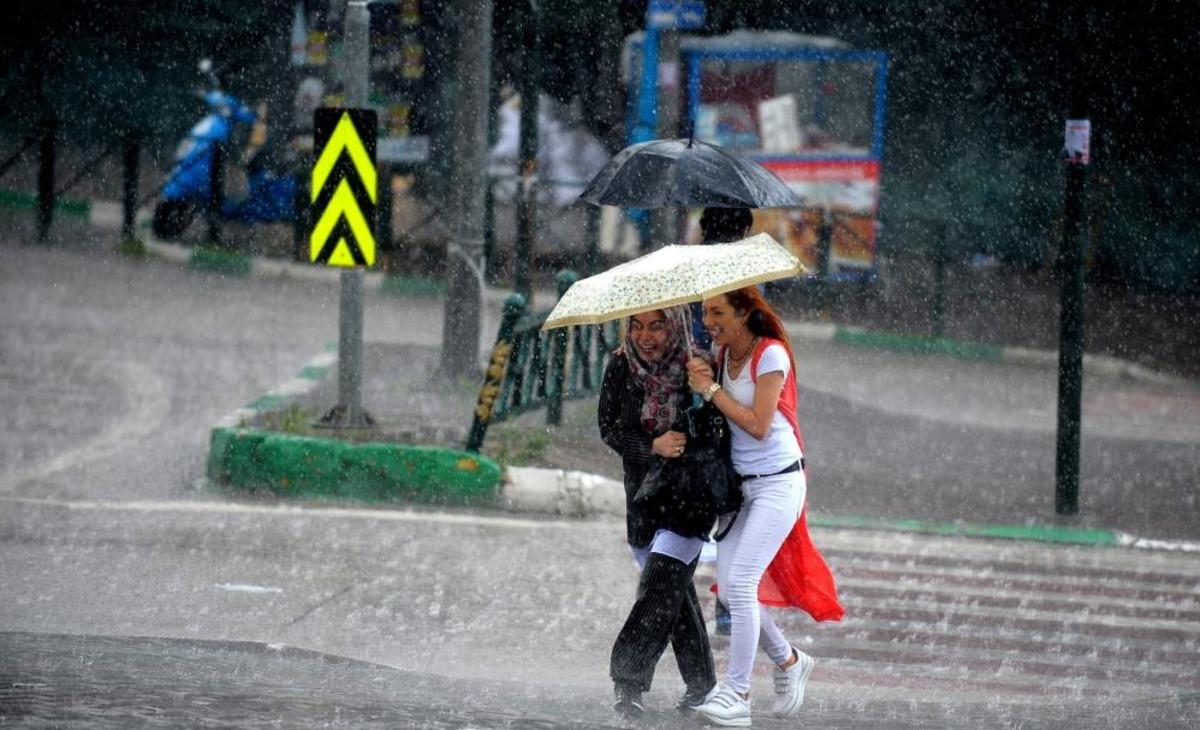 Meteoroloji&rsquo;den 4 il i&ccedil;in kuvvetli yağış uyarısı 1