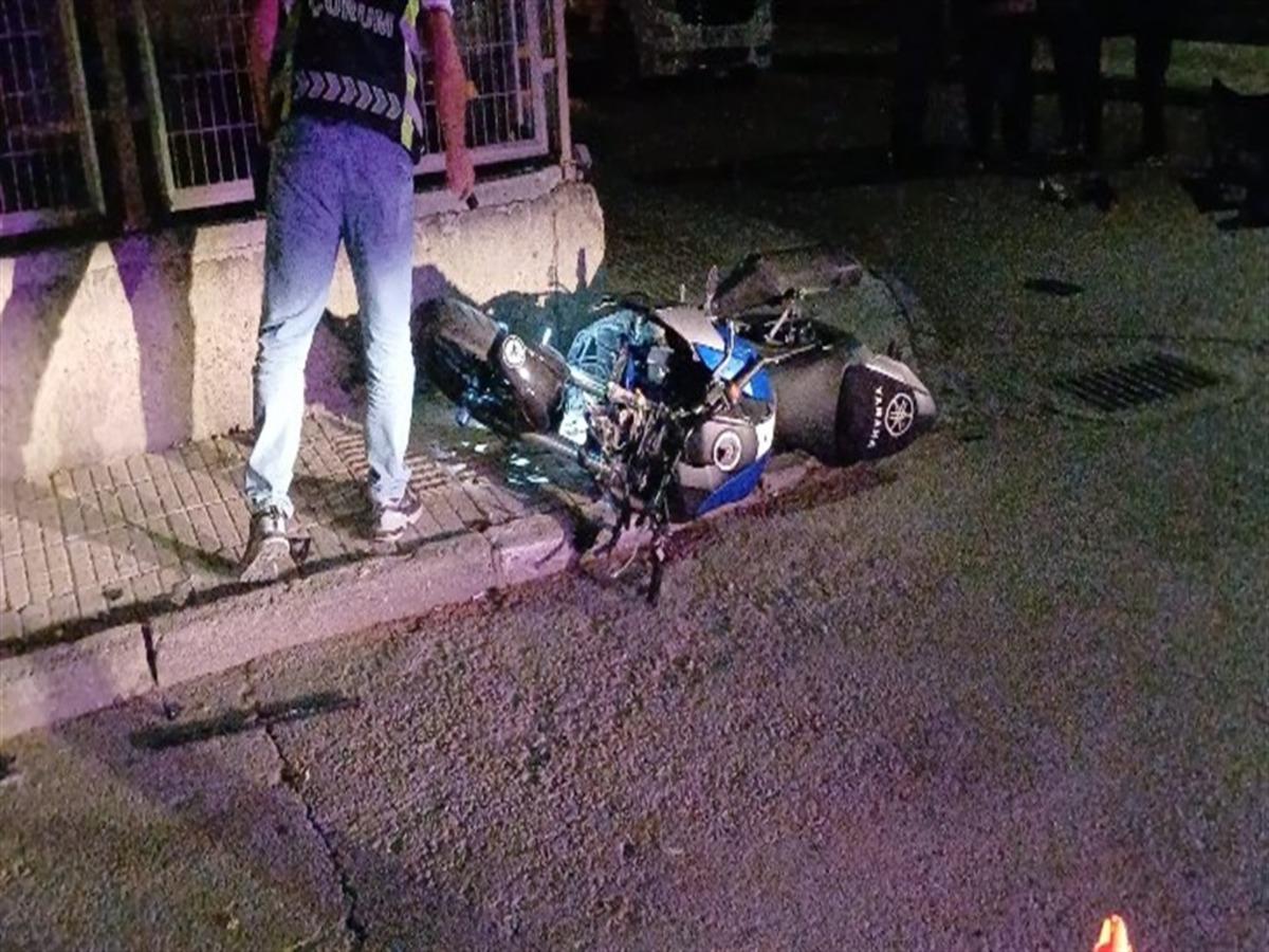 Otomobil ile çarpışan motosikletin sürücüsü ağır yaralandı 1
