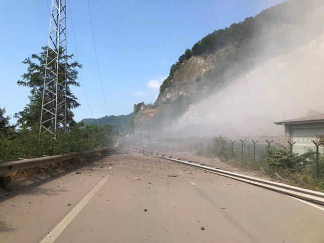 Taş ocağında patlatma heyelana neden oldu: 2'si asker, 3 ağır yaralı (2)