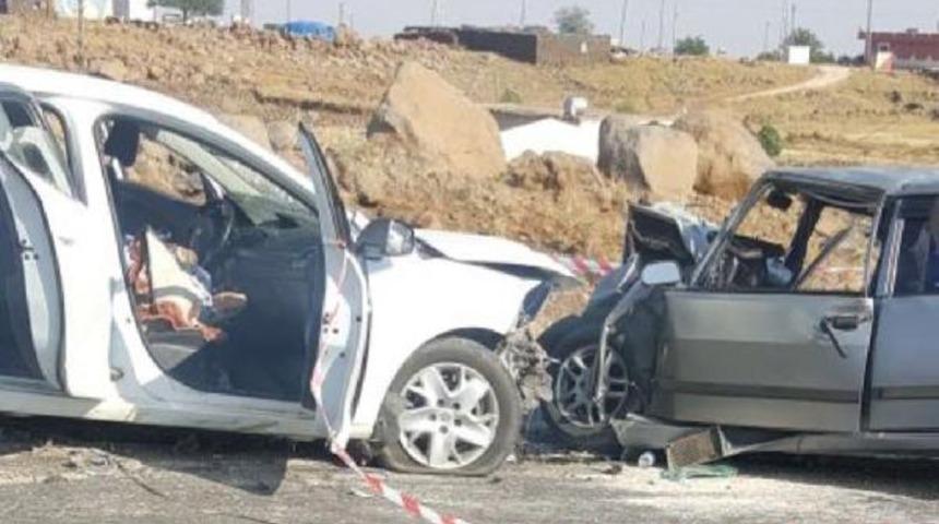 Viranşehir'de iki otomobil çarpıştı: 3 ölü, 2 yaralı