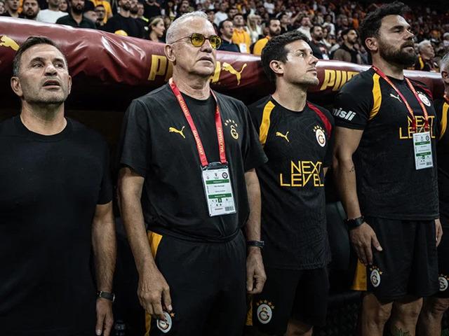 Galatasaray'da teknik heyetle s&ouml;zleşme uzatıldı ama kriz &ccedil;ıktı!