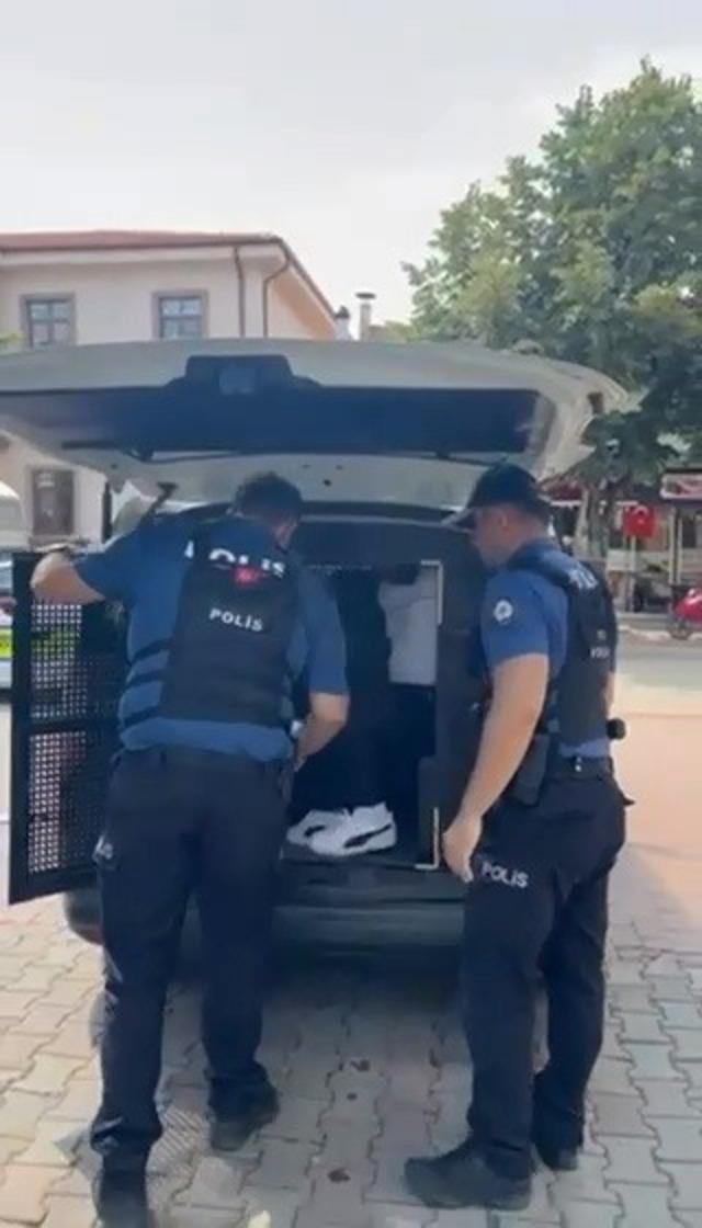 Bursa&rsquo;da 10 yıl kesinleşmiş hapis cezası bulunan şahıs yakalandı 2
