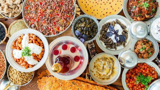 Malatya Kültür Yolu Festivali'nde şefler önerdi: Kiraz yaprağı sarması tatmadan dönmeyin