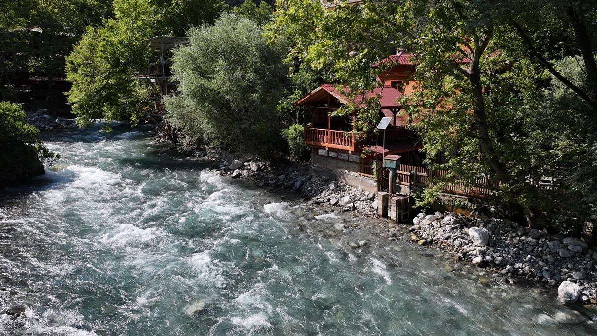 Kanyonun arasında gelir kapısı buldular  Halk fırsata &ccedil;eviriyor  4