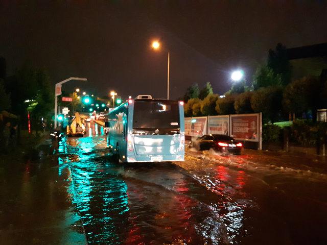 FOTOĞRAF EK//İstanbul'da sağanak yağış ve dolu etkili oldu