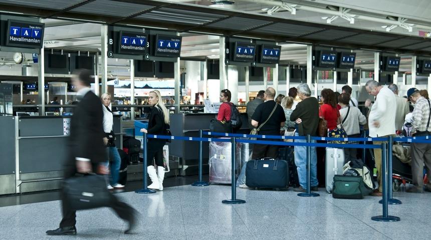   Fransız turist isyan etti! Atat&uuml;rk Havalimanı'ndan Kozyatağı i&ccedil;in 1500 lira...